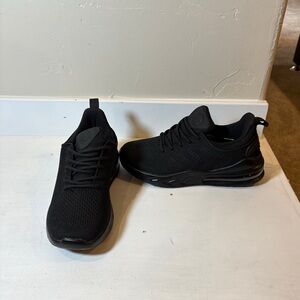 Sleek Black Men's Athletic Shoes